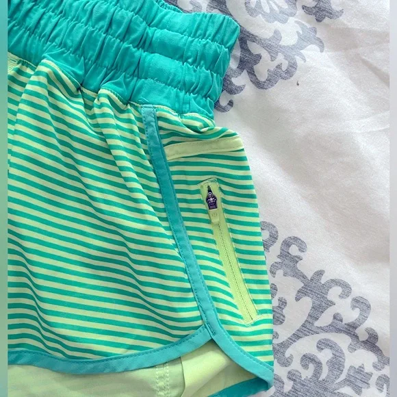 Lululemon Track That Mid Rise Shorts - Picture 2 of 7